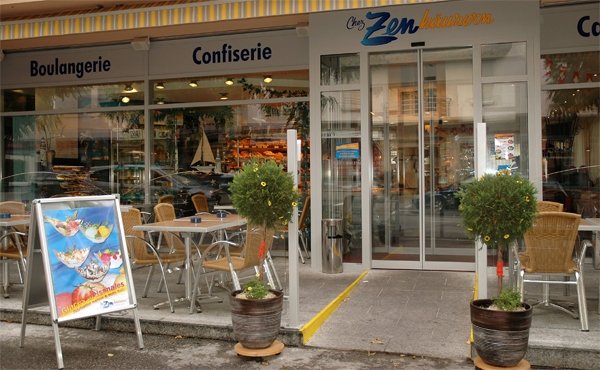 Laden & Restaurant Les Acacias in Siders